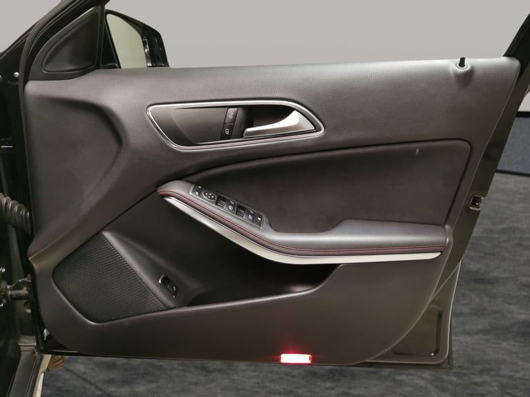 2019 Mercedes-Benz GLA GLA 180 AMG Line Edition 5dr Auto ESTATE PETROL Automatic