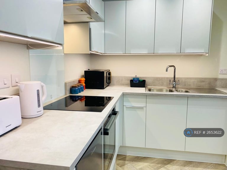 1 bedroom flat in Severn Road, Weston-Super-Mare, BS23 (1 bed) (#2653622)