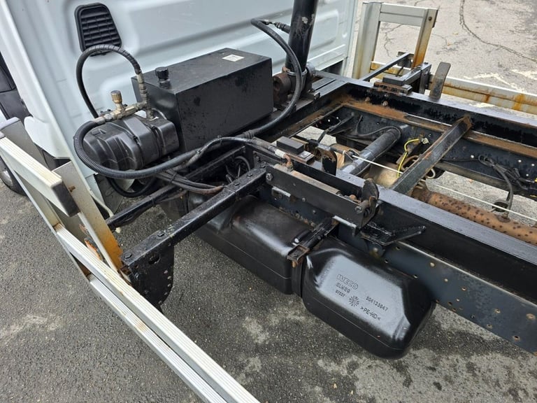 2019 Iveco Daily 3.0D HPI 65C caged Tipper in white, 45,000 miles, 1 owner, Euro 6 ULEZ, 6-s TIPP...