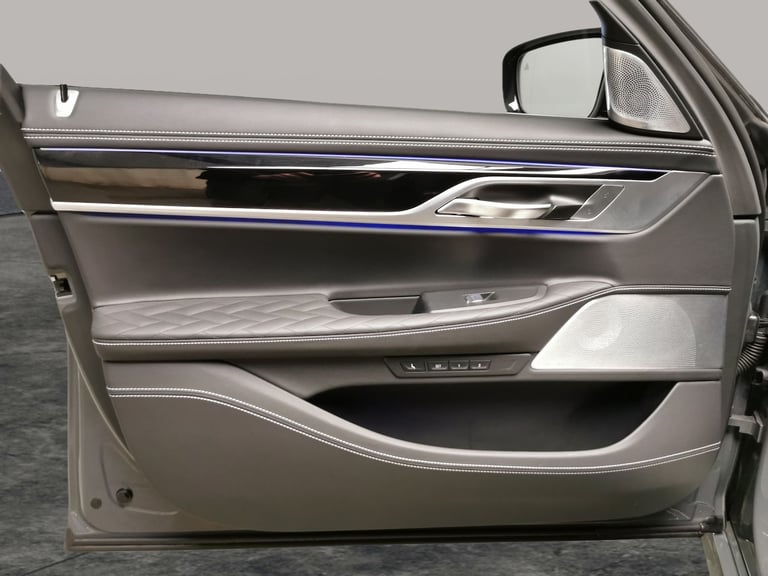 2022 BMW 7 Series 3.0 745Le 12kWh M Sport Saloon 4dr Petrol Plug-in Hybrid Auto xDrive Euro 6 Sal...