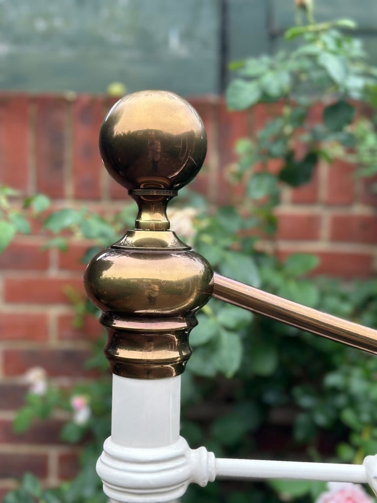 Stunning Victorian Style Cast Iron & Brass Double Size Headboard – Superb Condition