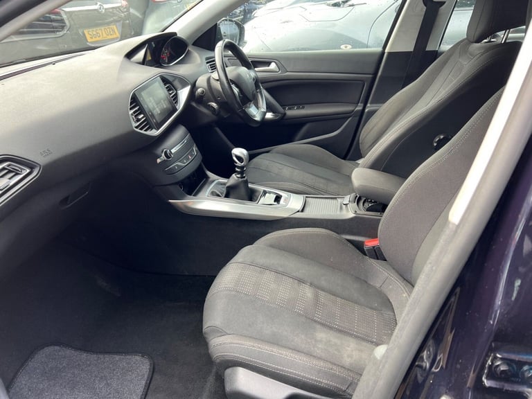 2017 Peugeot 308 1.2 PureTech Allure Euro 6 (s/s) 5dr HATCHBACK Petrol Manual