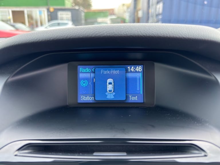 2014 Ford Focus 1.0 125 EcoBoost Titanium 5dr HATCHBACK PETROL Manual