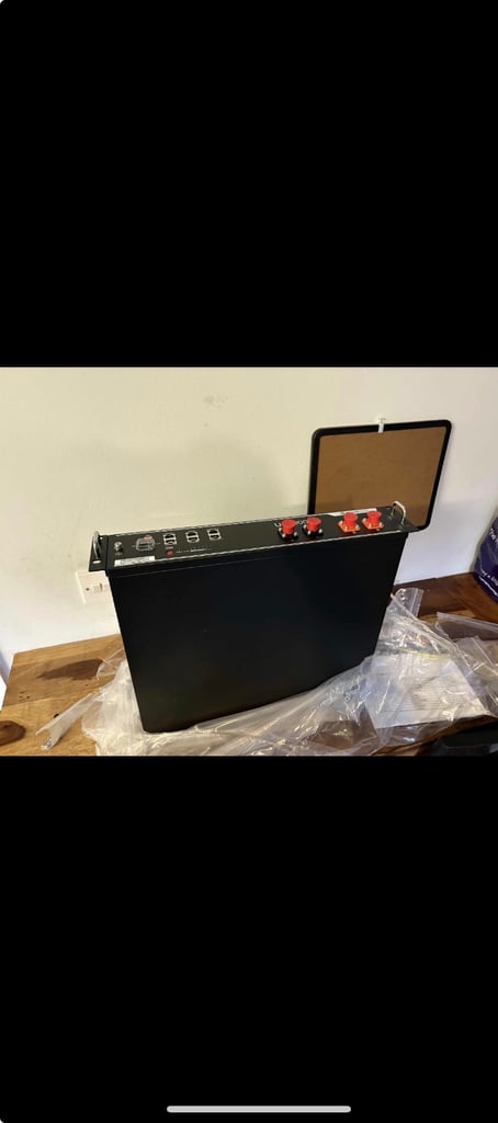 PYLONTEK US2000C SOLAR BATTERY 