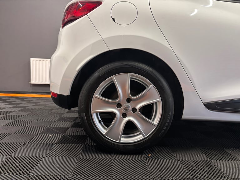 2016 Renault Clio 1.2 16V Play 5dr HATCHBACK Petrol Manual