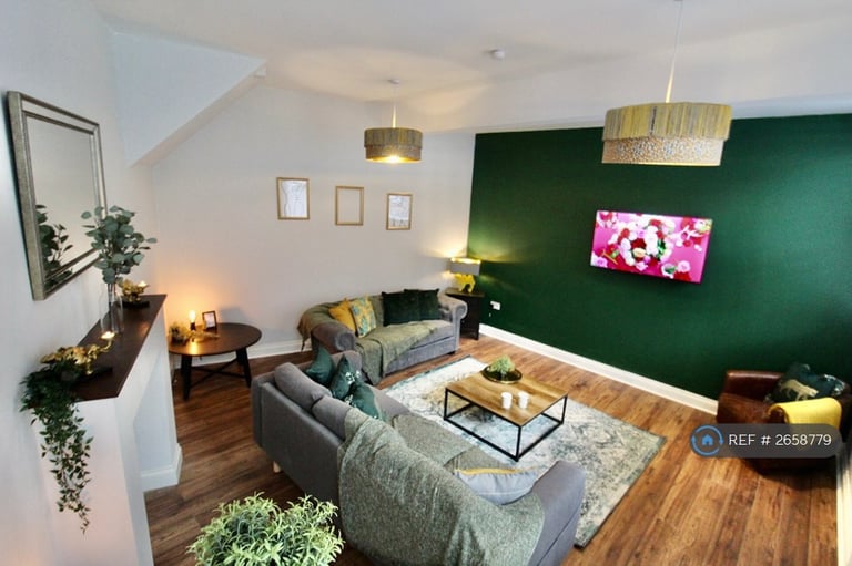 image for 3 bedroom house in Commerce Square, Nottingham, NG1 (3 bed) (#2658779)