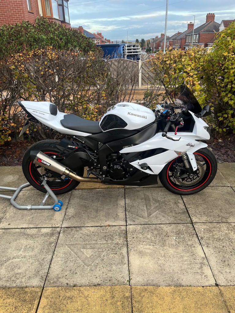 Kawasaki, Ninja ZX 6R, 2010, 599 (cc)