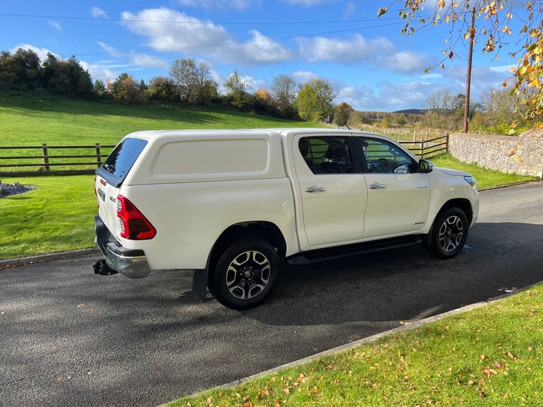 TOYOTA HILUX 2.4 D-4D 150PS INVINCIBLE MANUAL 4WD 4X4 PICKUP 71 REG 65,300 MILES