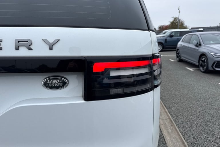 2017 Land Rover Discovery 3.0 TD V6 SE SUV 5dr Diesel Auto 4WD Euro 6 (s/s) (258 ps) SUV DIESEL A...