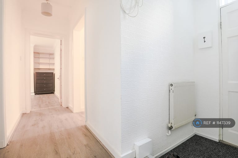 2 bedroom flat in Norwood Road, London, SE24 (2 bed) (#1147339)