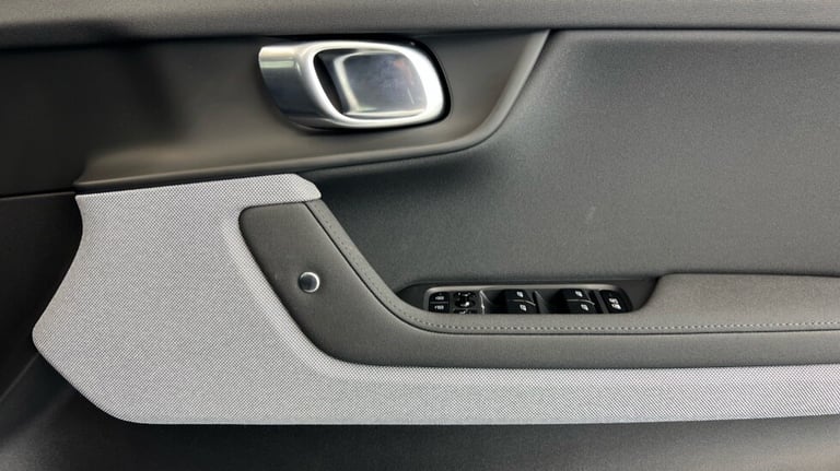 2022 Polestar Polestar 2 Long range Dual motor - Pilot Lite Hatchback Electric Automatic