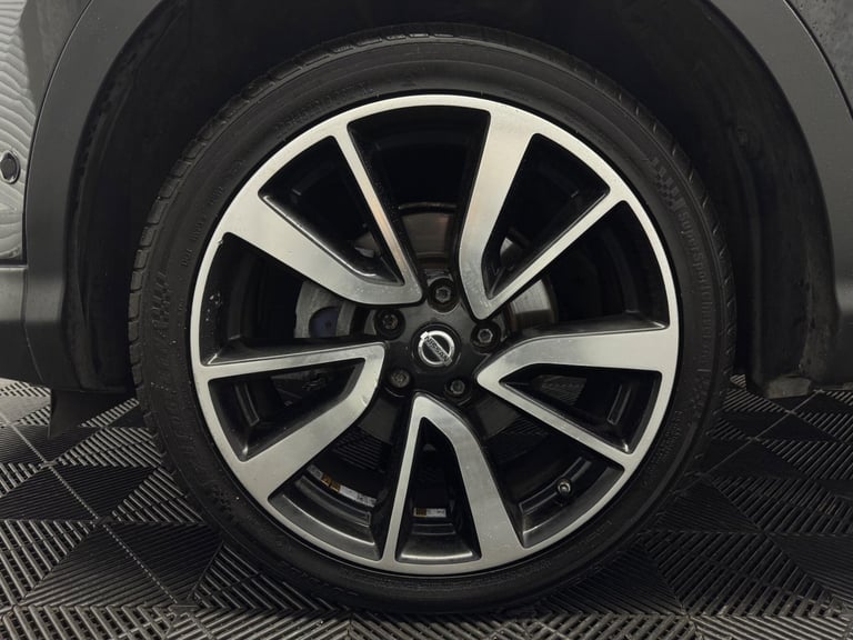 2015 Nissan Qashqai 1.2 DIG-T Tekna XTRON 2WD Euro 6 (s/s) 5dr HATCHBACK Petrol Automatic