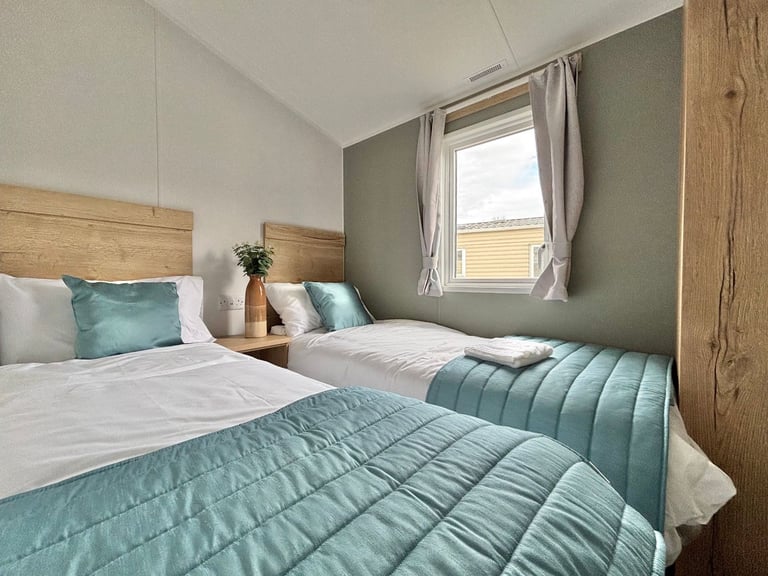 BRAND NEW STATIC CARAVAN FOR SALE AT BROADLAND SANDS HOLIDAY PARK - 11.5 MONTH OWNER SEASON