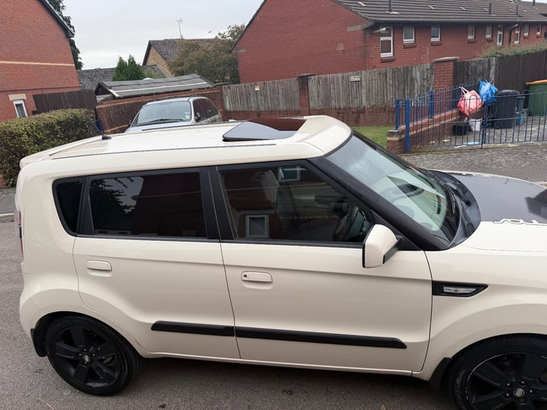 Kia, SOUL, Hatchback, 2010, Manual, 1582 (cc), 5 doors