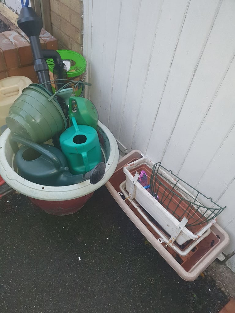 image for XL Pot , Water Pump, Hanging Baskets, Troughs & Watering Cans, Good Condition, Very Useful.