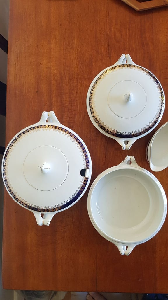 Alfred Meakin Bleu De Roi Tableware 3 Tureen Serving Dishes plus Gravy Boat