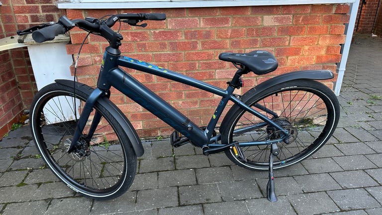 2 X Carrera impel im 2.1 Electric Hybrid Bike Quick Sale M Frame AS BRAND NEW 2 KEYS & CHARGER