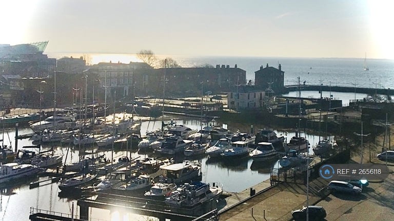 1 bedroom flat in Kingston Street, Hull, HU1 (1 bed) (#2656118)