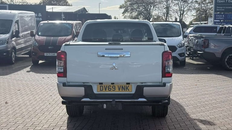 2019 Mitsubishi L200 Double Cab DI-D 150 Barbarian 4WD Double Cab Pick-up Diesel Manual