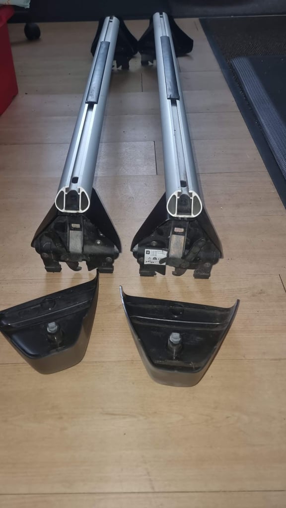 Vauxhall Astra J Roof bars