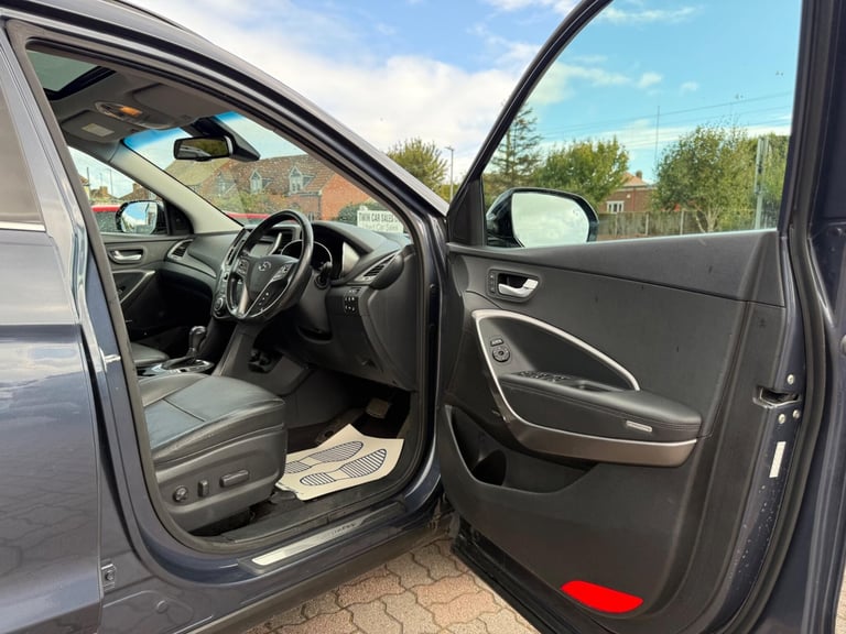 2017 Hyundai Santa Fe 2.2 CRDi Blue Drive Premium SE Auto 4WD Euro 6 (s/s) 5dr (7 Seat) ESTATE Di...