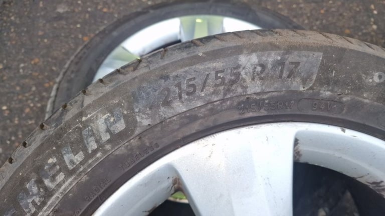 Vauxhall Astra J x4 215/55/17 Inch Alloy Wheels And Tyres 2013