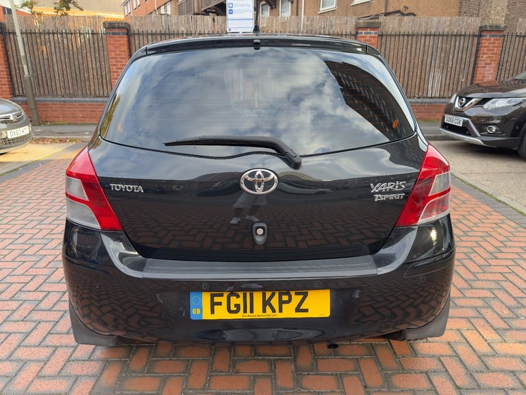 Toyota, YARIS, Hatchback, 2011, Semi-Auto, 1329 (cc), 5 doors