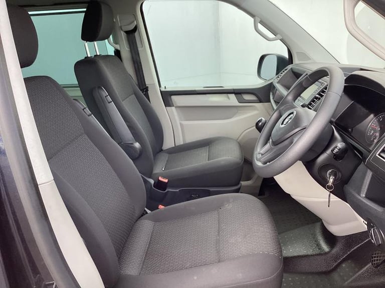 2019 Volkswagen Transporter Shuttle 2.0 TDI BlueMotion Tech S Minibus Double Cab 5dr Diesel Manua...