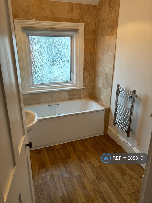 3 bedroom flat in High Street, Lee On Solent, PO13 (3 bed) (#2653116)