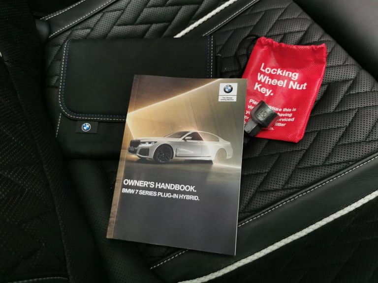 2022 BMW 7 Series 3.0 745Le 12kWh M Sport Saloon 4dr Petrol Plug-in Hybrid Auto xDrive Euro 6 Sal...
