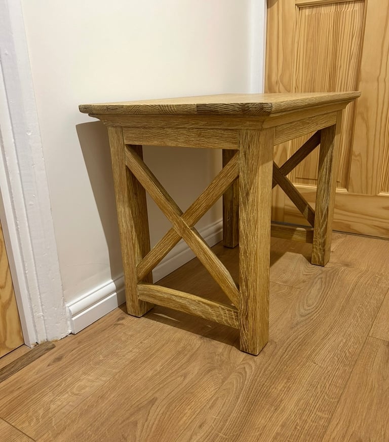 image for Solid oak table 