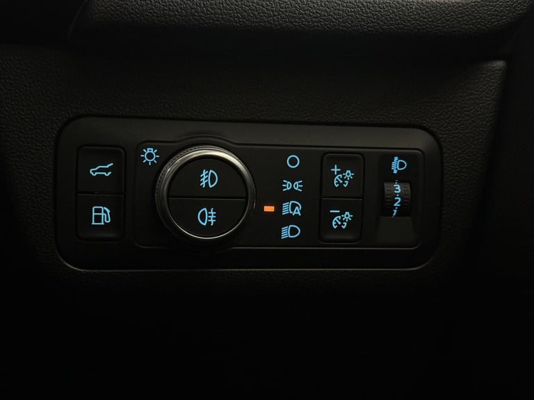 2022 Ford Kuga 2.5 EcoBoost Duratec 14.4kWh ST-Line CVT Euro 6 (s/s) 5dr HATCHBACK Petrol/Electri...