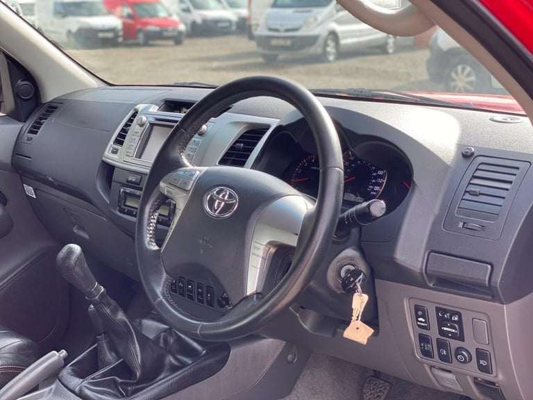 2013 Toyota Hilux Invincible D/Cab Pick Up 3.0 D-4D 4WD 171 PICK UP DIESEL Manual