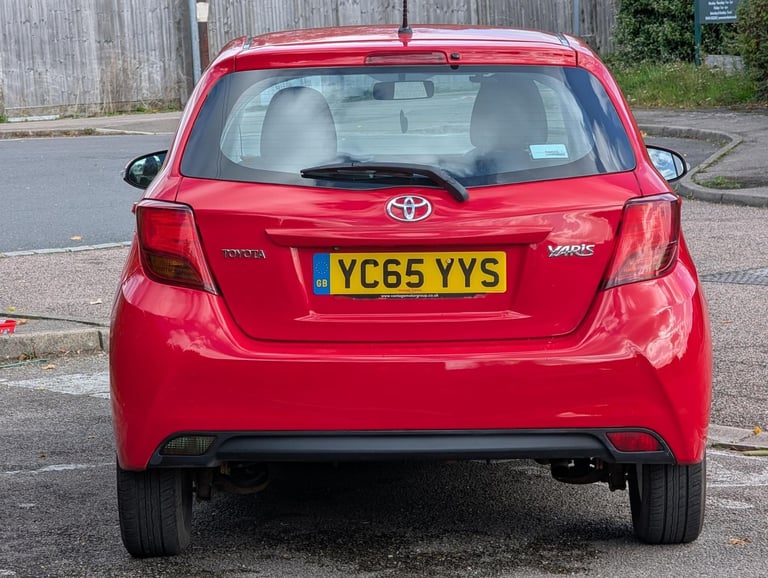 2015 Toyota Yaris 1.3 Icon Vvt-i 5 Door Petrol Hatchback 1 Owner FMDSH Hatchback Petrol Manual