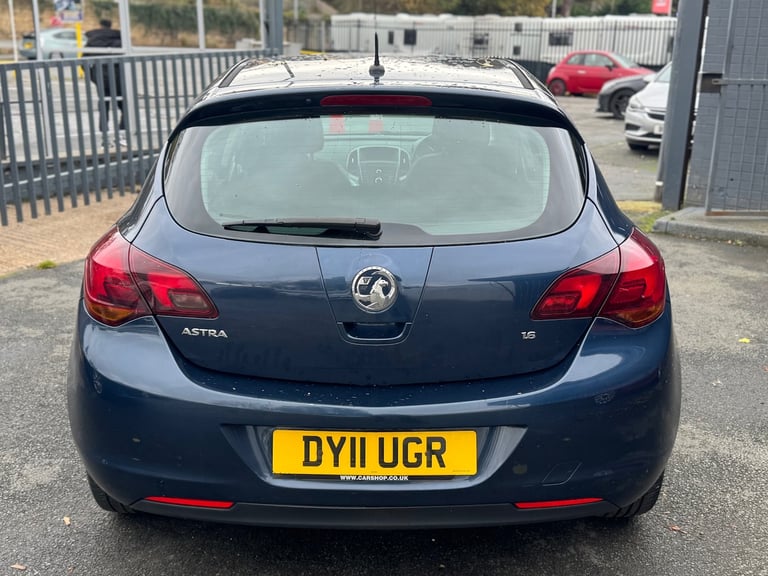 2011 Vauxhall Astra 1.6i 16V SE 5dr HATCHBACK Petrol Manual