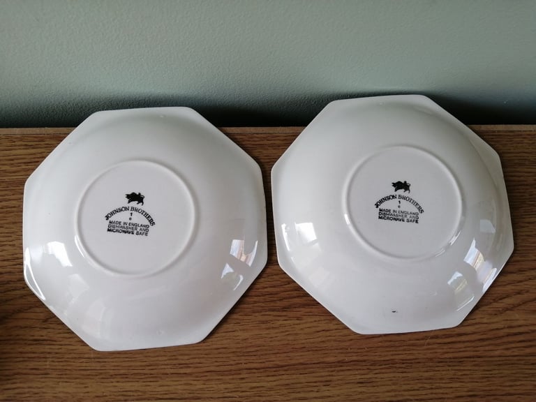 2 X ETERNAL BEAU CUPS & SAUCERS BY JOHNSON BROTHER    