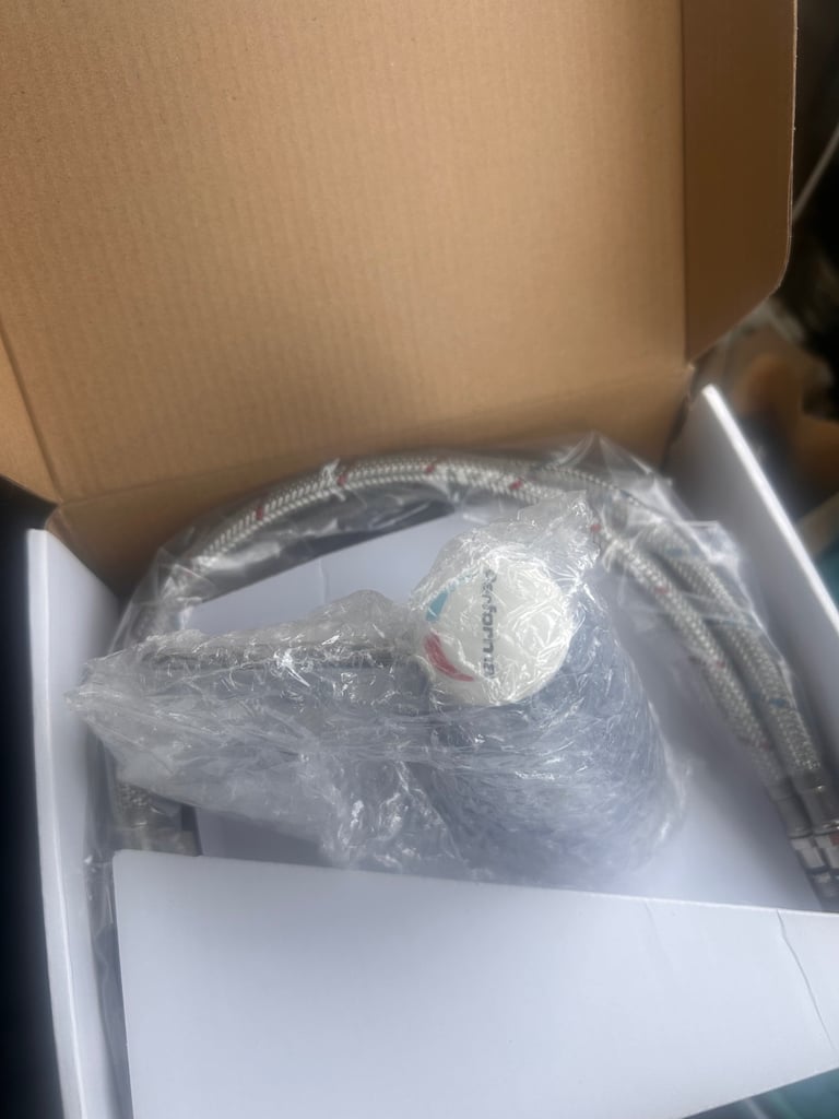 Thermostatic mixer tap 