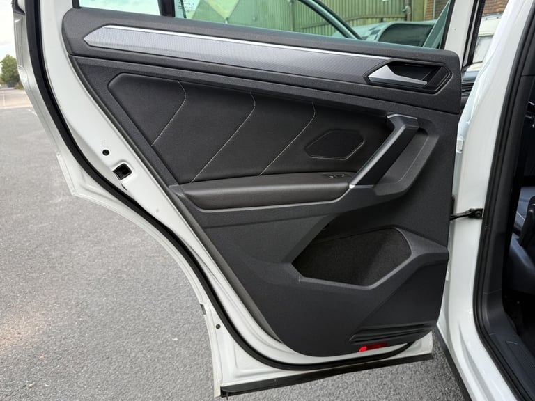 2020 Volkswagen Tiguan 2.0 TSi 230 4Motion SEL 5dr DSG ESTATE PETROL Automatic