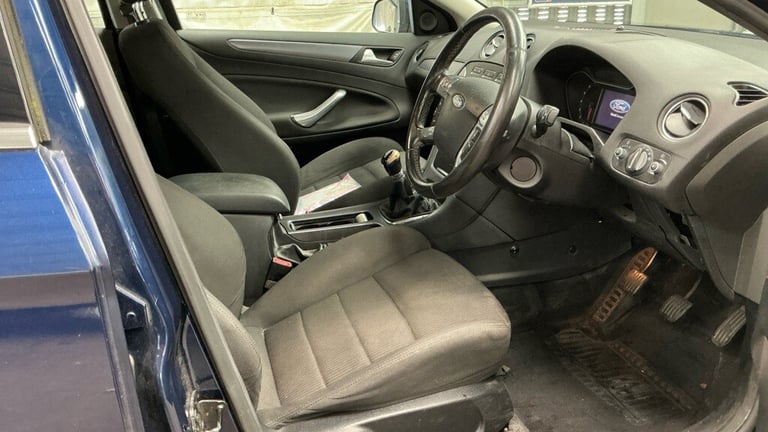 2011 Ford Mondeo 2.0 Titanium 5dr HATCHBACK Petrol Manual