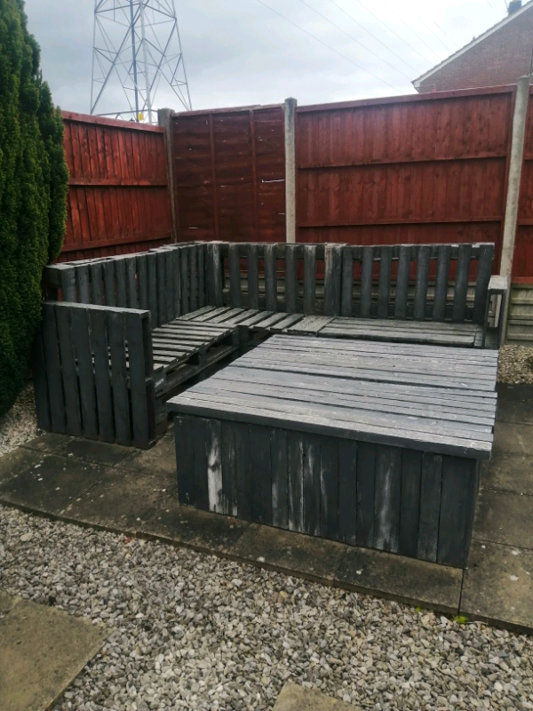 Pallet seating