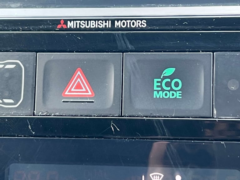 2017 Mitsubishi Outlander 2.0h 12kWh Juro CVT 4WD Euro 6 (s/s) 5dr SUV Hybrid Automatic