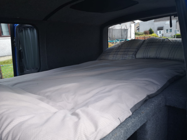  VW T5 CAMPERVAN RARE DOUBLE SIDE DOOR, REALLY GOOD CONDITION, MOT'D