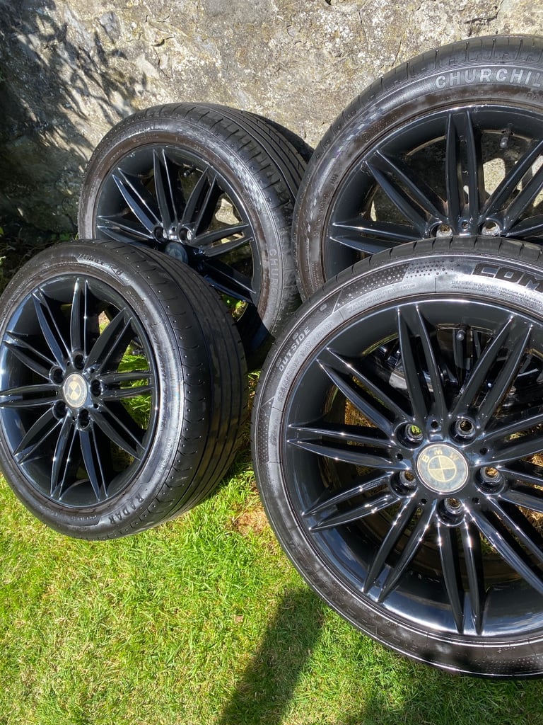 BMW  M Sport black staggered 17” alloy wheels 