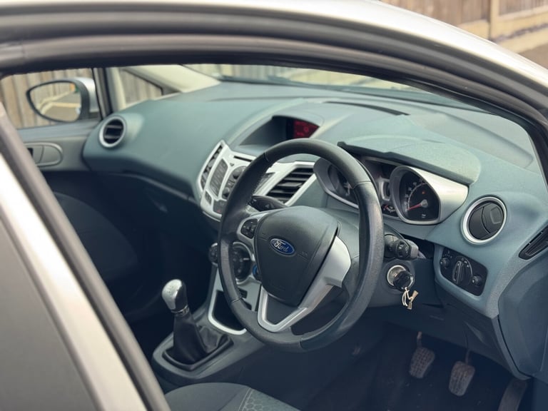 2009 Ford Fiesta 1.4 Zetec 5dr HATCHBACK Petrol Manual