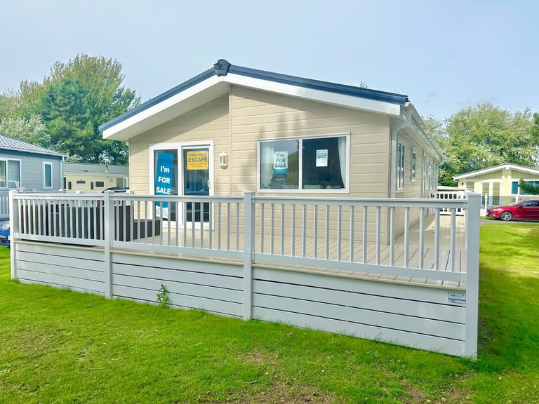 Static Lodge For Sale Suffolk Coast Norfolk Border Near Great Yarmouth 11.5 Month Usage