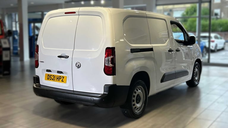 2021 Vauxhall Combo 2300 1.5 Turbo D 100ps H1 Dynamic Van Van Diesel Manual