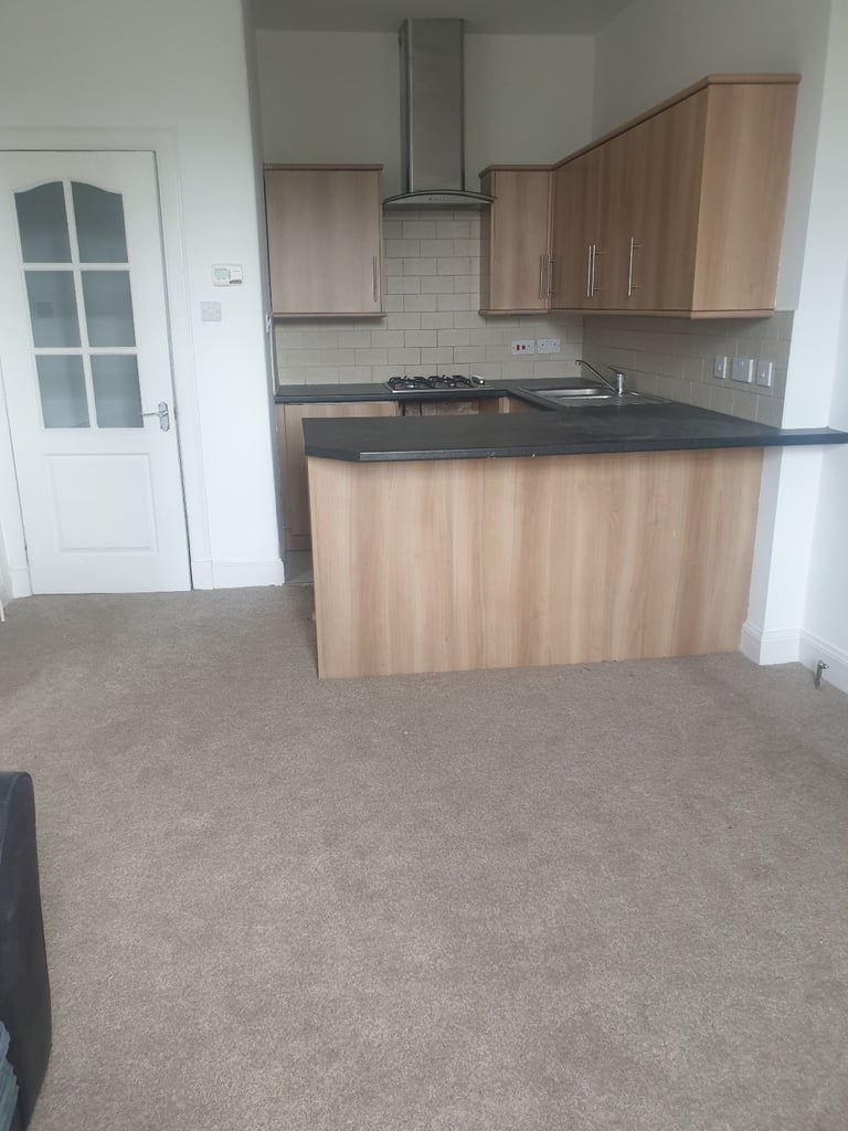 Bathfield. Near Ocean Terminal. Lovely studio flat