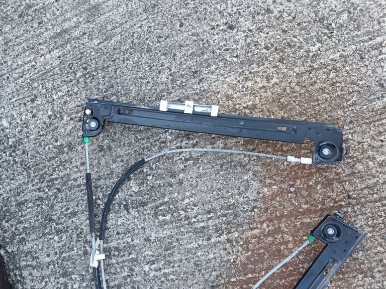 Mini R50 drivers side window motor and mechanism, good working condition 