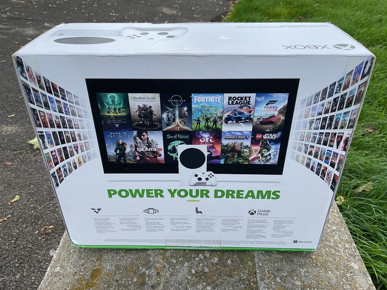 Microsoft White Xbox Series S 512GB Digital Console Bundle - New & Sealed.