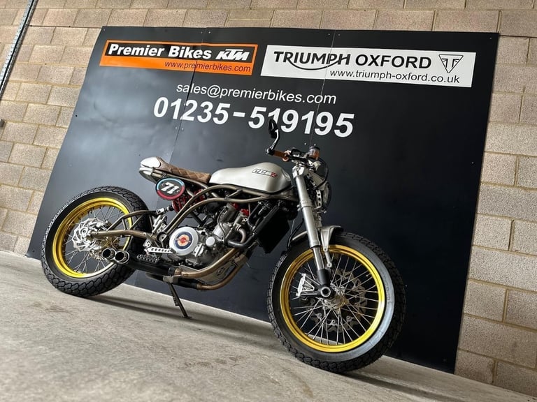 STUNNING LOW MILEAGE 2019/69 CCM SPITFIRE MOTORCYCLE 